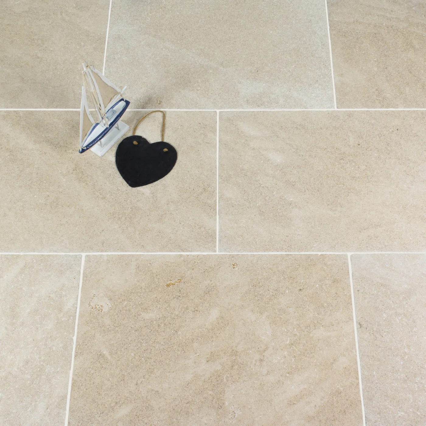 Beaumaniere Limestone Tile Tumbled Edge 400 x 600 x 20 (1)