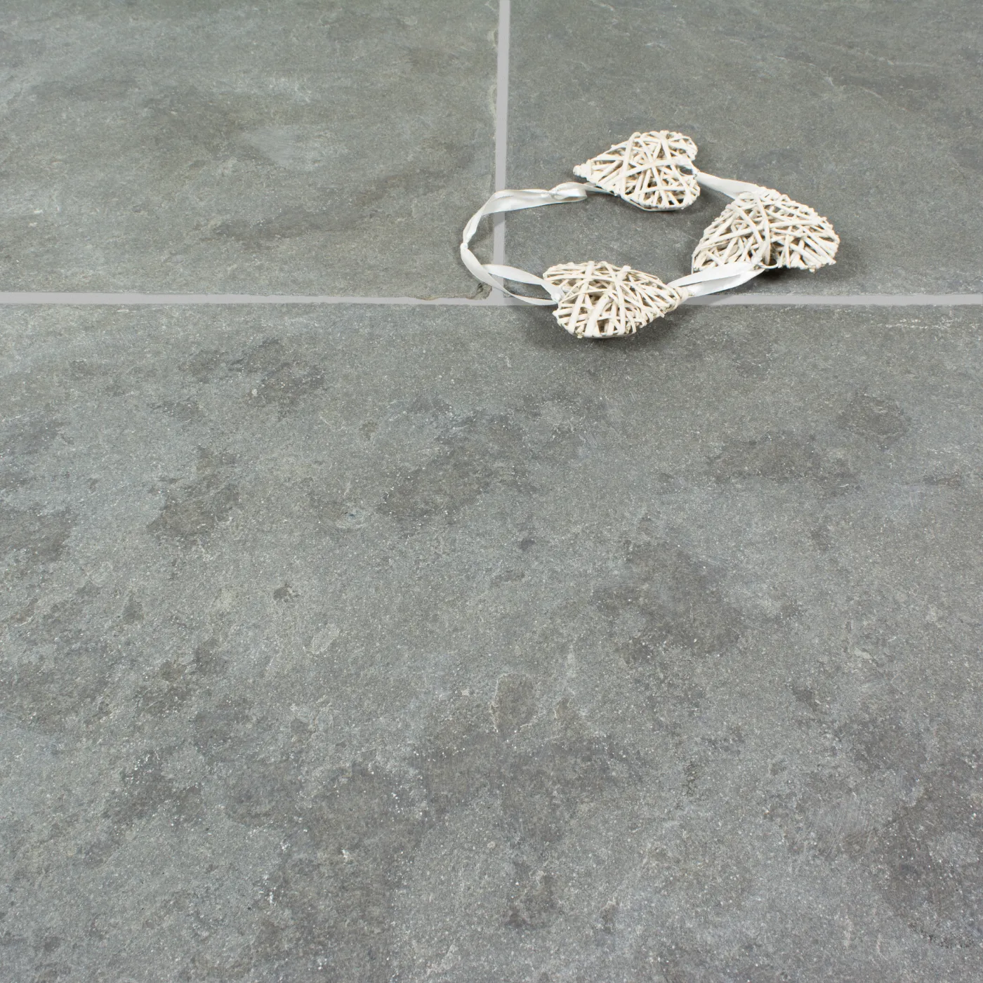 Dust Grey Limestone Tile Tumbled Edge 600 x 900 x 20 (2)