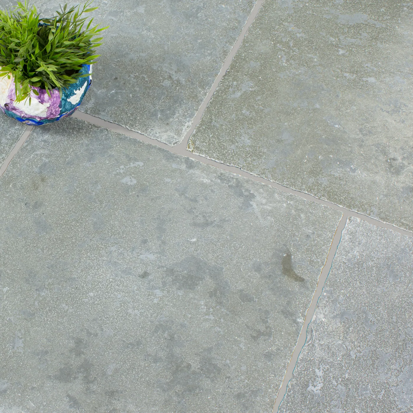 Irvine Grey Limestone Tile Tumbled Edge 600 x 900 x 20 (2)