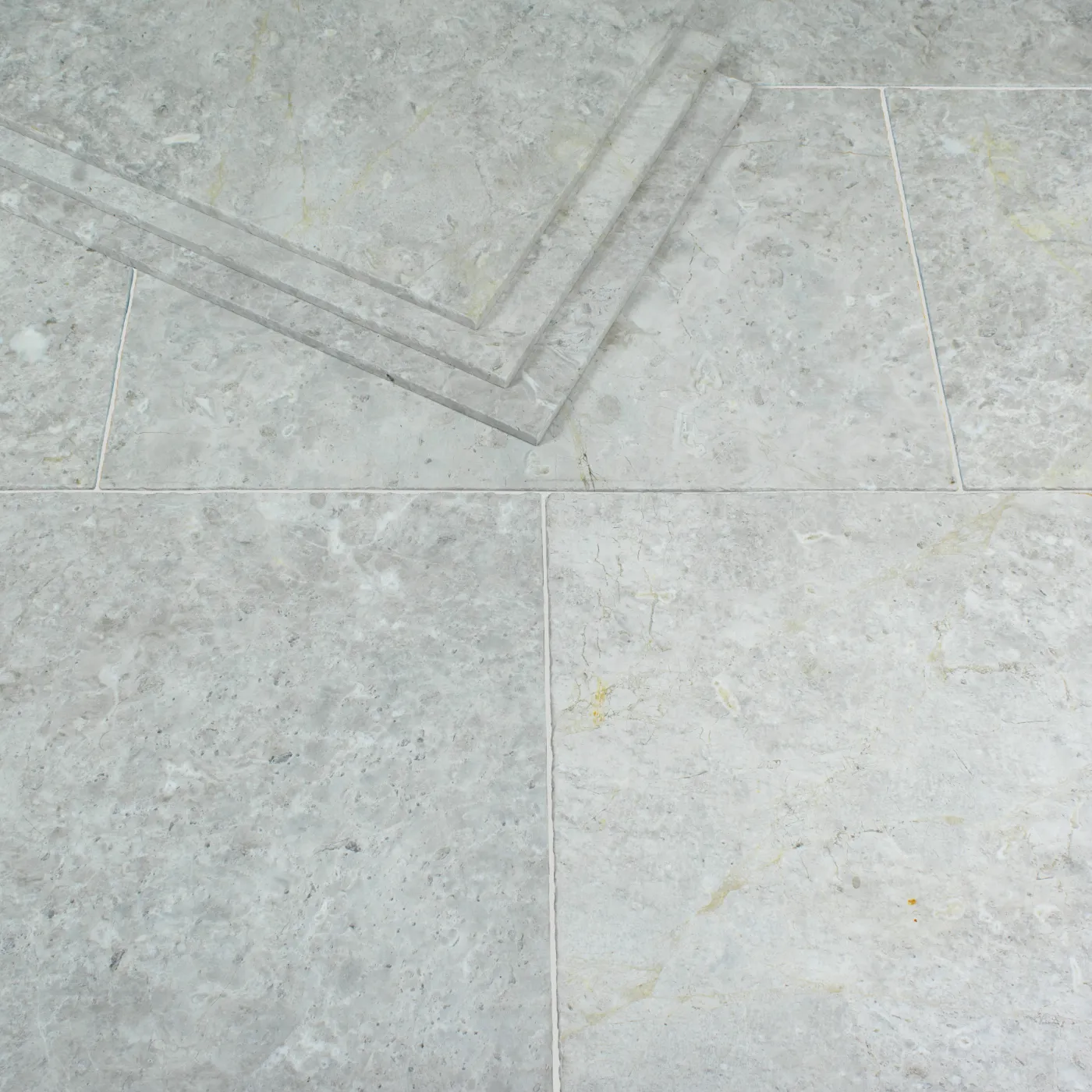 Sky Grey Marble Tile Tumbled Edge 406 x 610 x 12 (2)